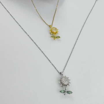 Crystal Rotating Flower Necklace Pakistan COD